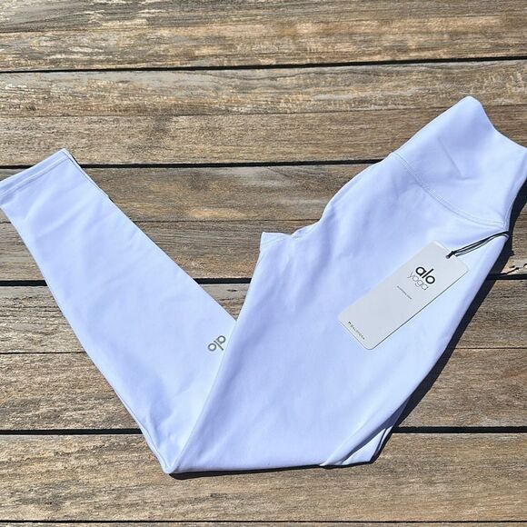 ALO Yoga Pants - ALO YOGA High-Waist Airbrush Legging - White SIZE Xs  NWT